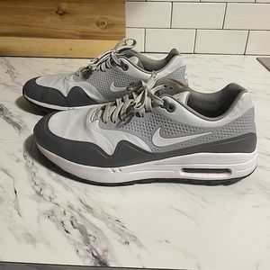 Nike air max golf/turf shoe.